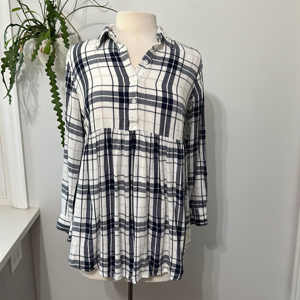Isabel maternity plaid shirt size medium